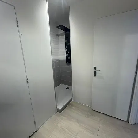 Relaxante Jacuzzi - 041 Apartman Rouen